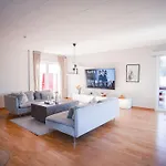 Big Family House With 3 Bedrooms Сasa de vacaciones