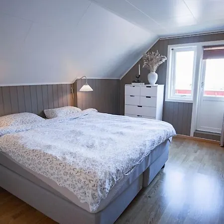 Big Family House With 3 Bedrooms *